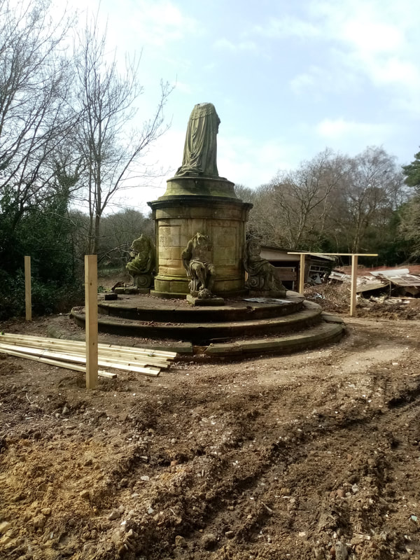The Statue of Queen Anne at Holmhurst St Mary before restoration starts.